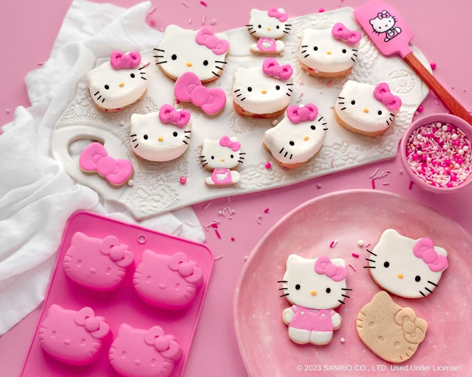 Handstand Kitchen Hello Kitty piping tips with rings for versatile decorating.