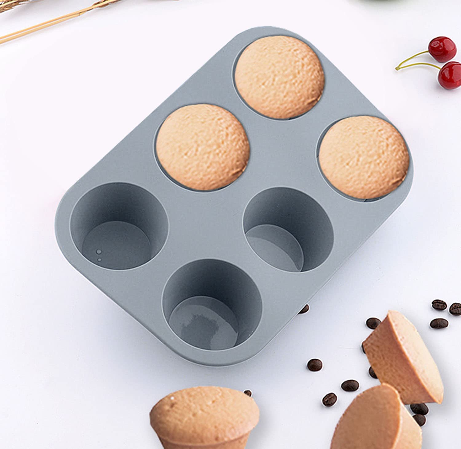 Hansanti 12-cup muffin pan for even muffins and easy release