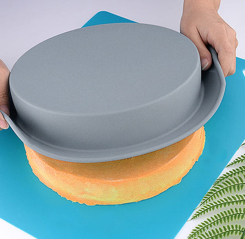 Hansanti 6-cup muffin pan for quick, uniform mini muffins