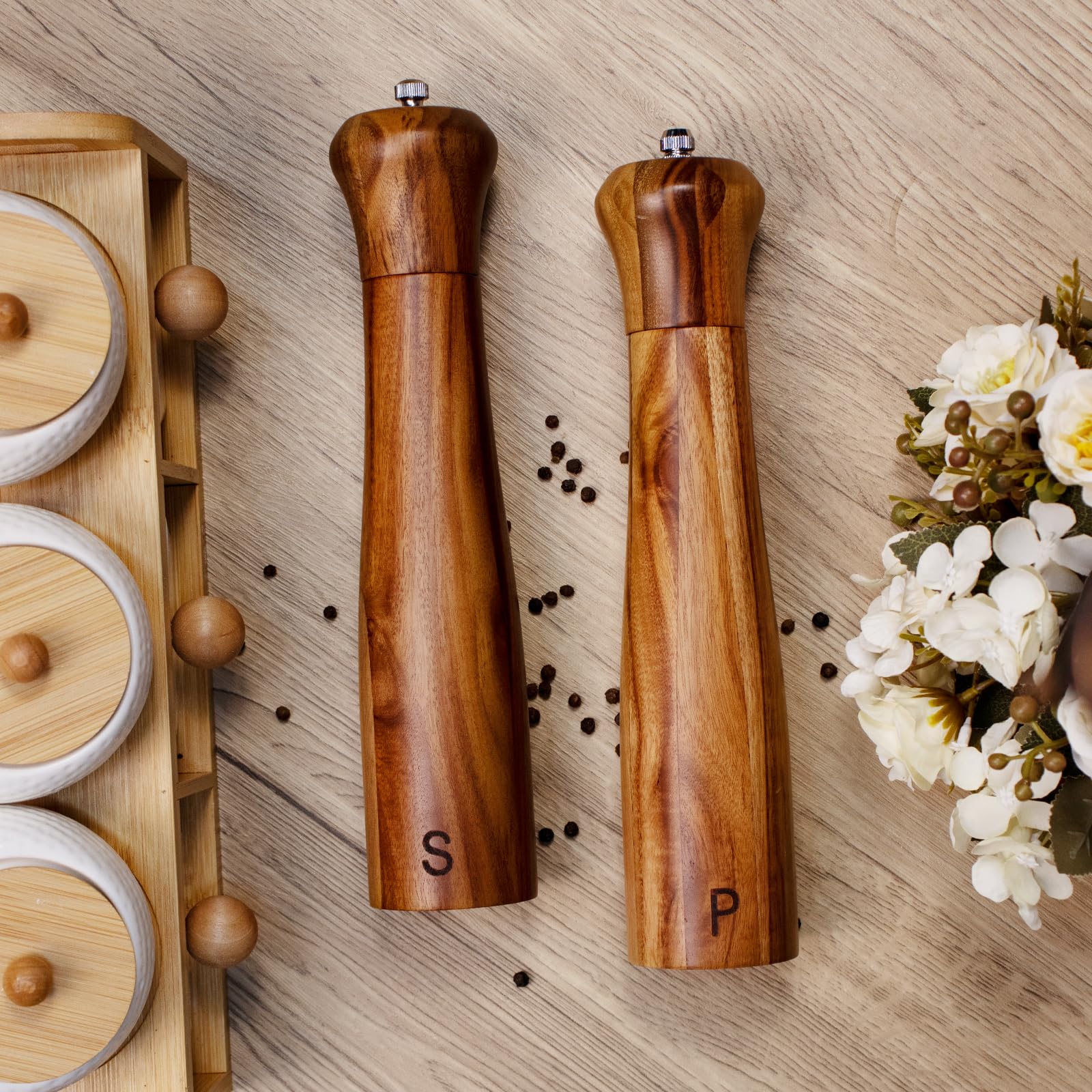 Haomacro refillable grinder opened for mess-free, easy salt or pepper refills