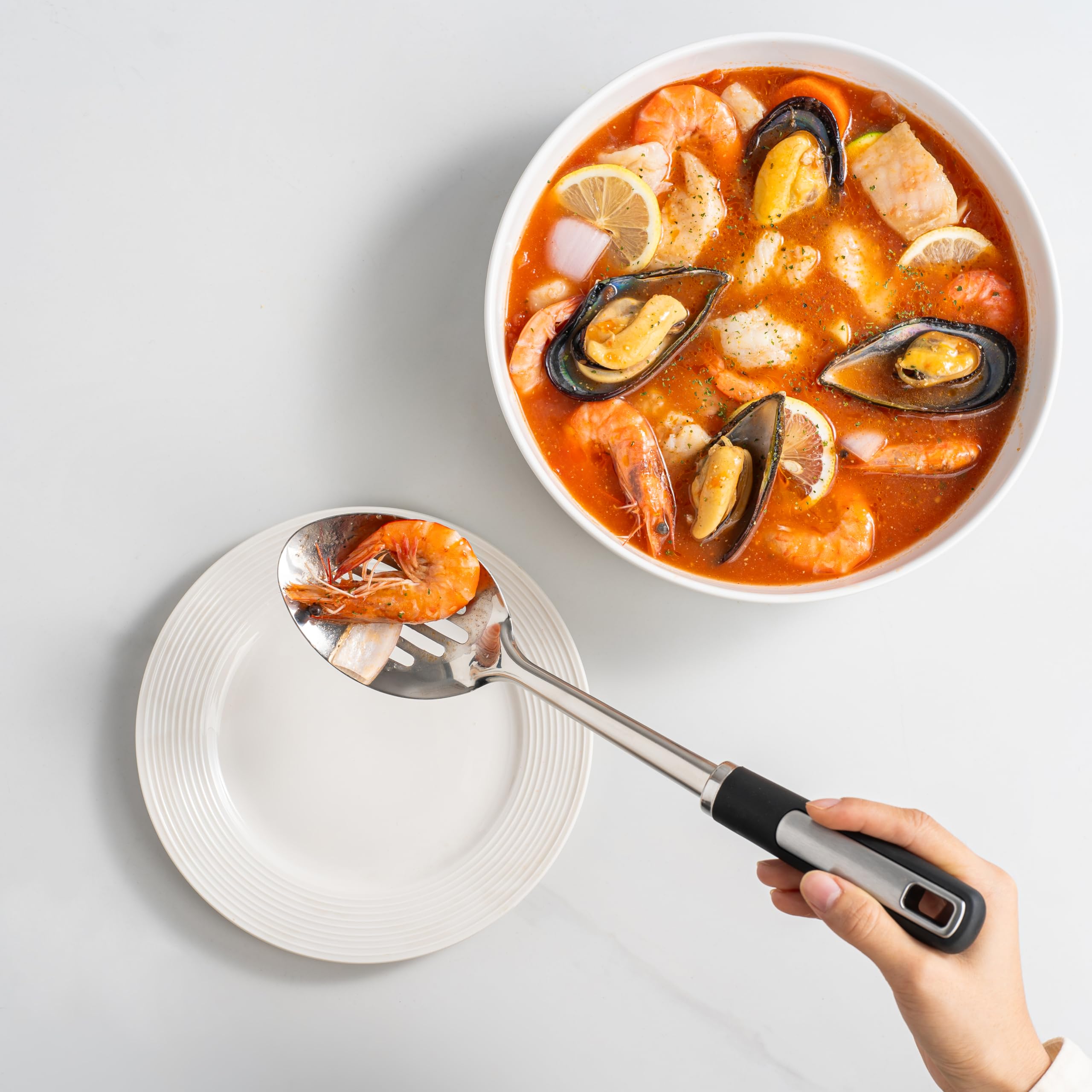 Happy Kit dishwasher-safe finish highlights easy cleaning after meals.