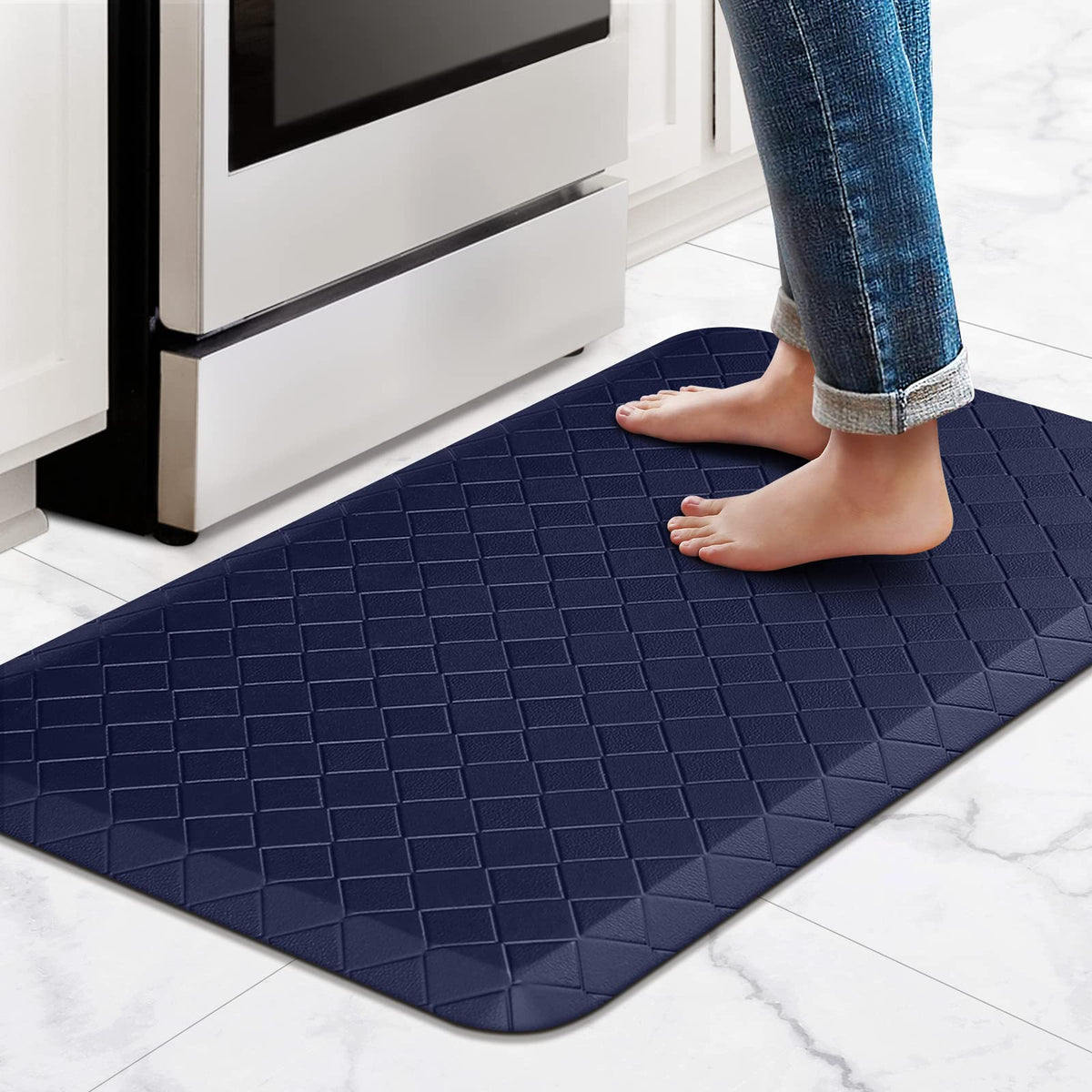 HappyTrends Kitchen Runner anti-fatigue detail supports comfortable standing during prep