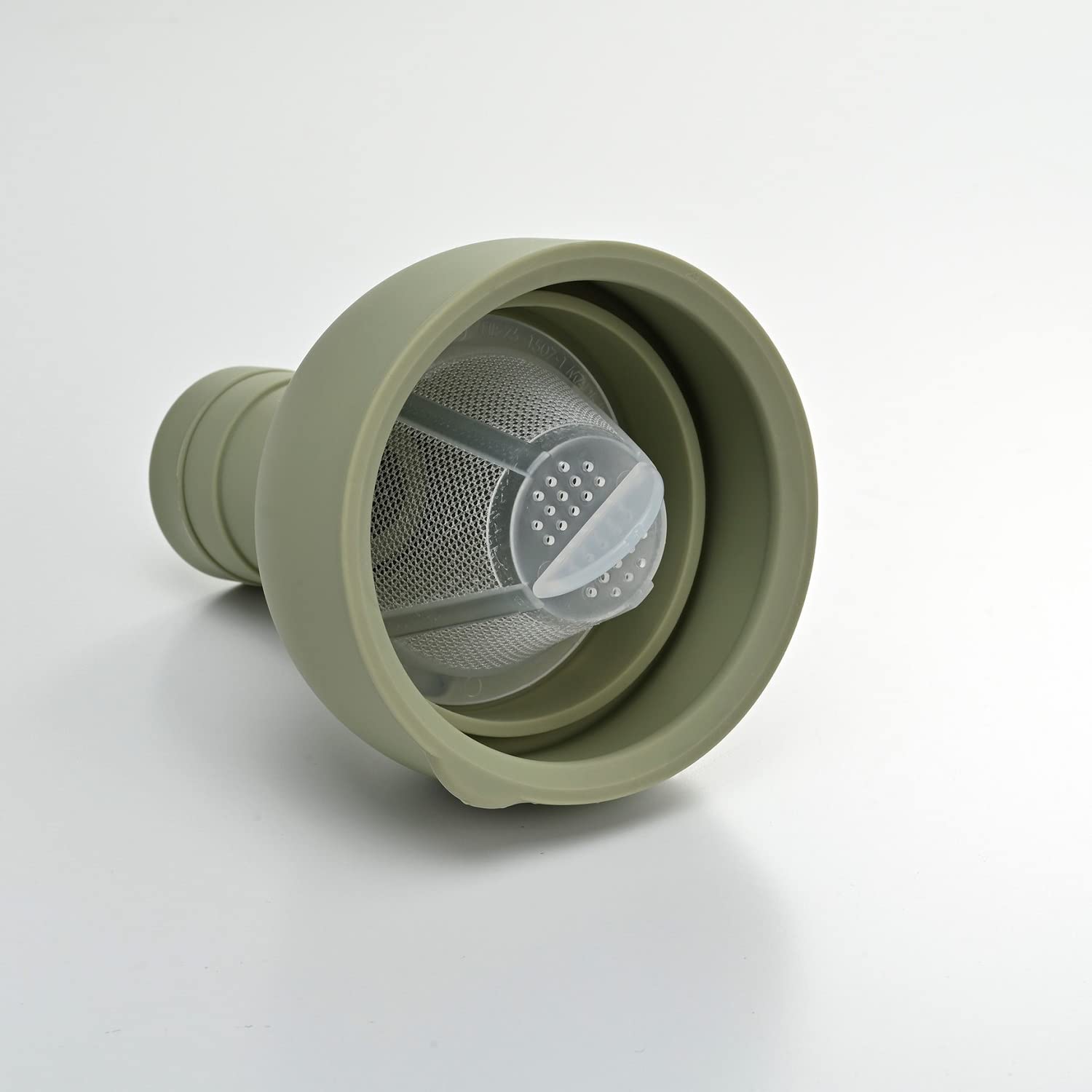 Hario filter-in bottle with pour spout and silicone stopper for smooth serving.