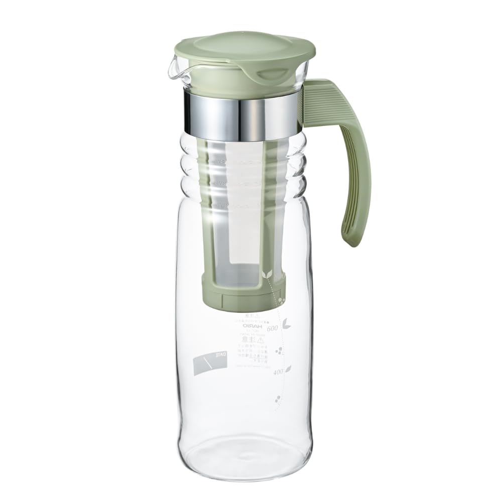 Hario Mizudashi tea maker pour demonstrates smooth pouring for clean cold brew.