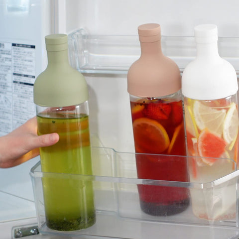 Polypropylene filter inside supports clean infusion filtration in the Hario bottle.