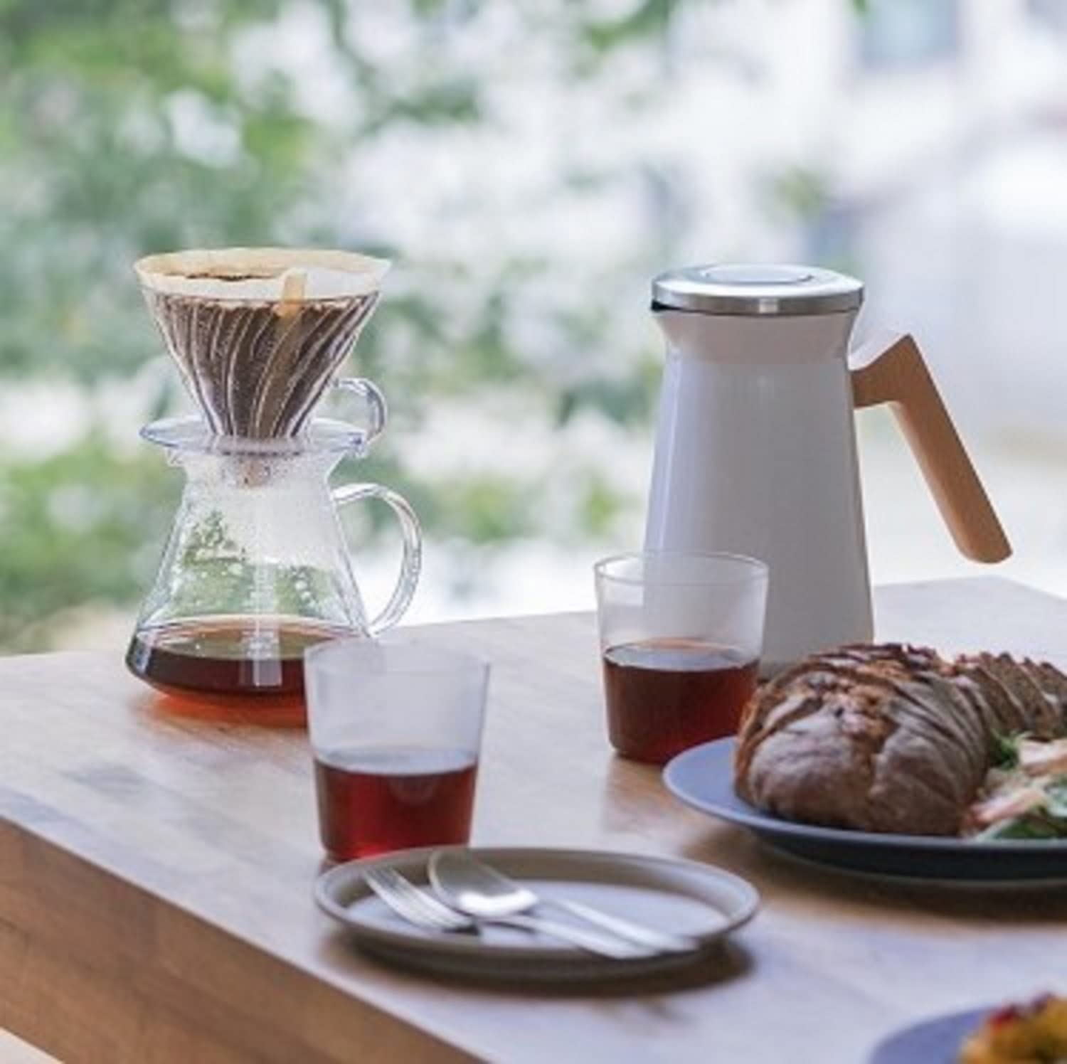 Hario Simply V60 cup and server scene for convenient brewing