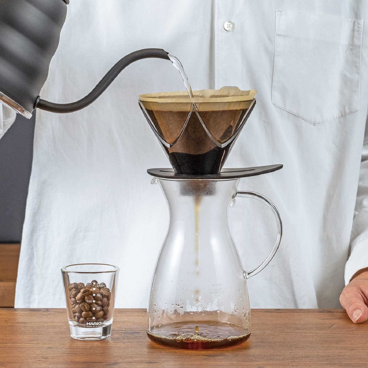 Compact 02 size ideal for solo brews and travel.