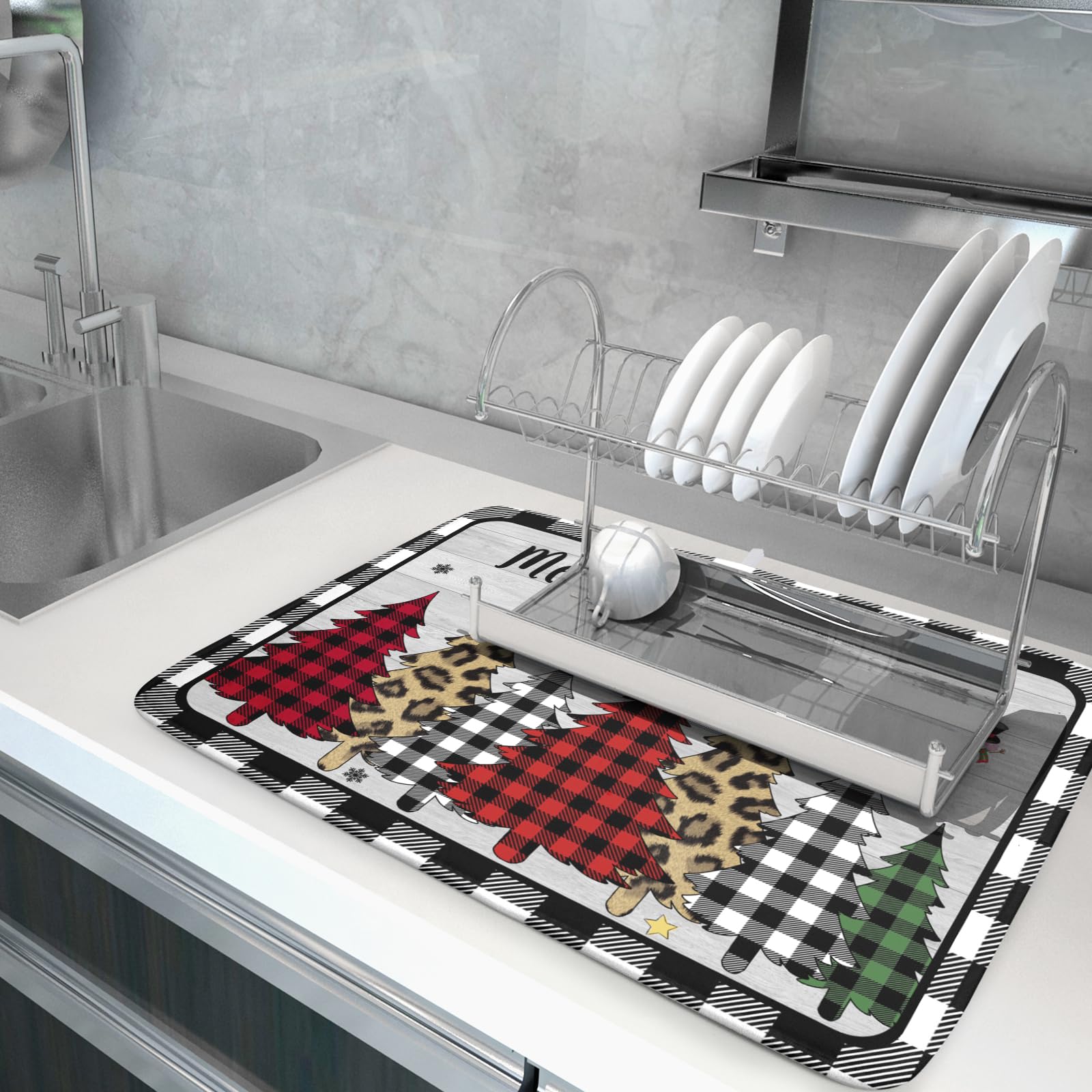 Harooni winter print mat provides heat protection for countertops during prep