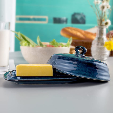 Hasense gift-ready butter dish for housewarmings and holidays.