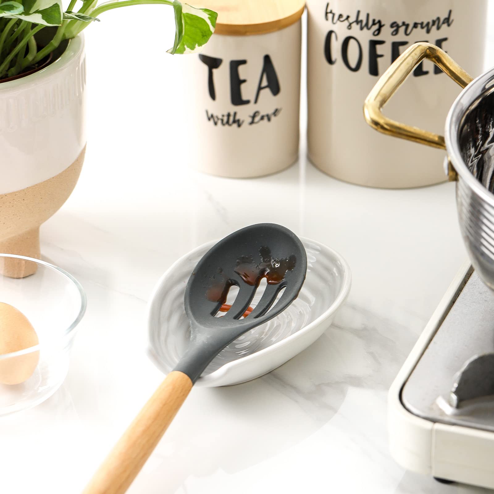 Hasense minimalist spoon rest makes a thoughtful gift for coffee lovers.