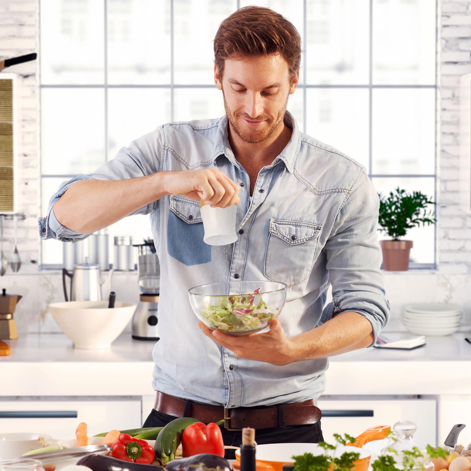 Hasense durable ceramic construction resists chips with daily use.