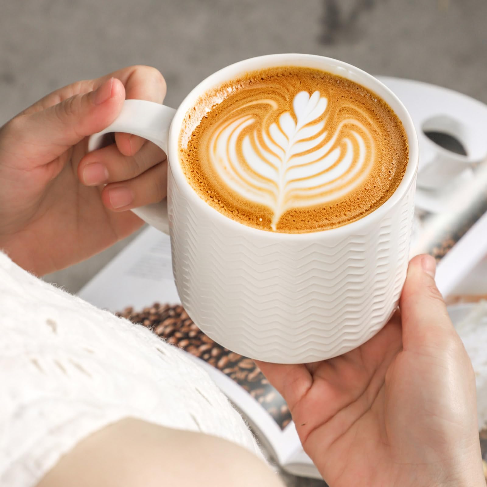 Hasense metal mug stand keeping mugs neatly displayed on the counter.