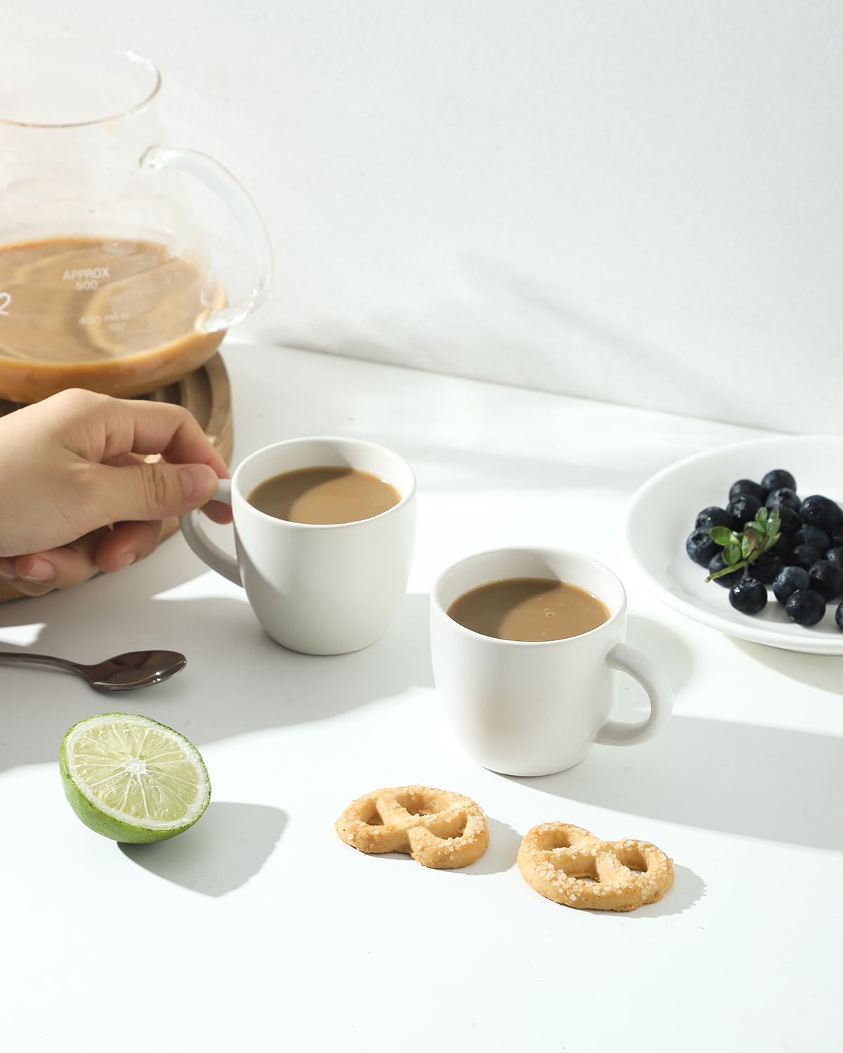 Hasense porcelain demitasse with glossy finish and dishwasher-safe design