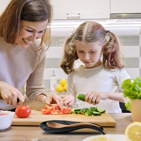 Hasense heavy-weight spoon rest stays stable during cooking.