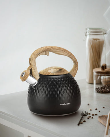Hauce Radio tea kettle interior cleans easily with lemon