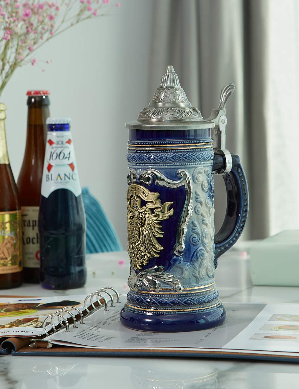 HAUCOZE hand-painted ceramic mug showcasing premium craftsmanship.