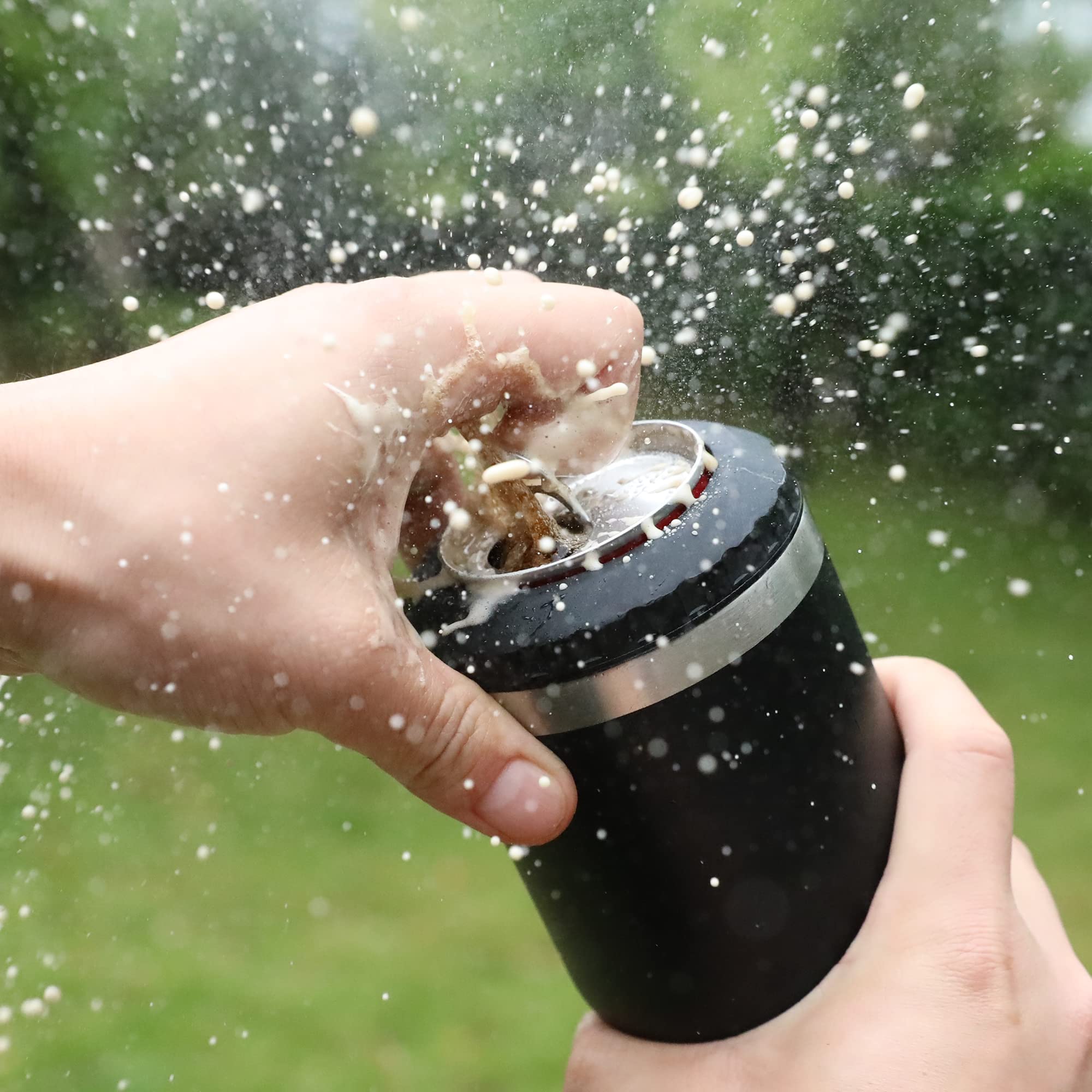 HAUSHOF no-straw design highlights focus on insulated cooling.