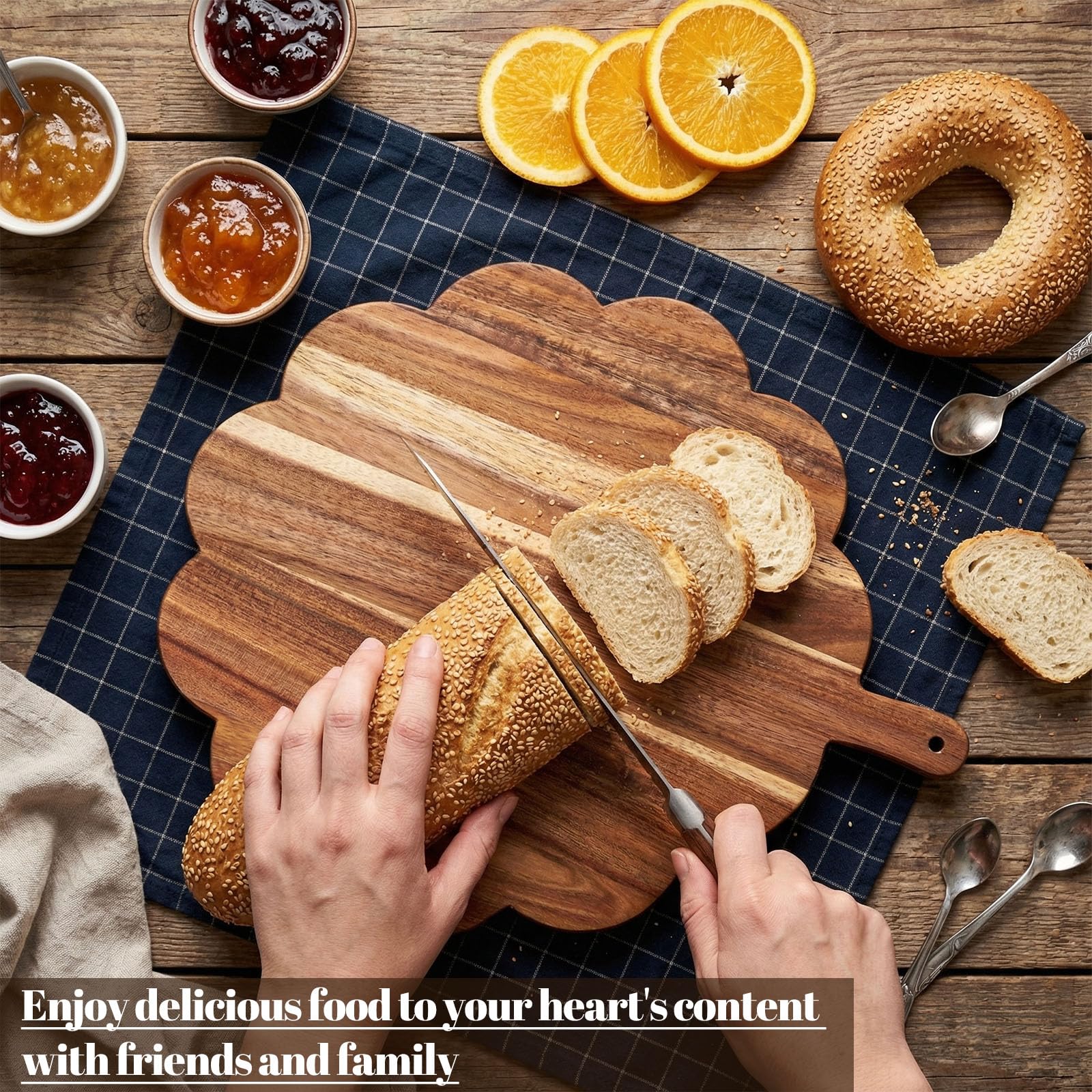 Havawish kitchen decor idea featuring the elegant wood board as centerpiece