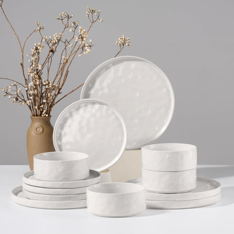 HaWare ripple surface dinnerware with planet-like glaze for refined table styling.