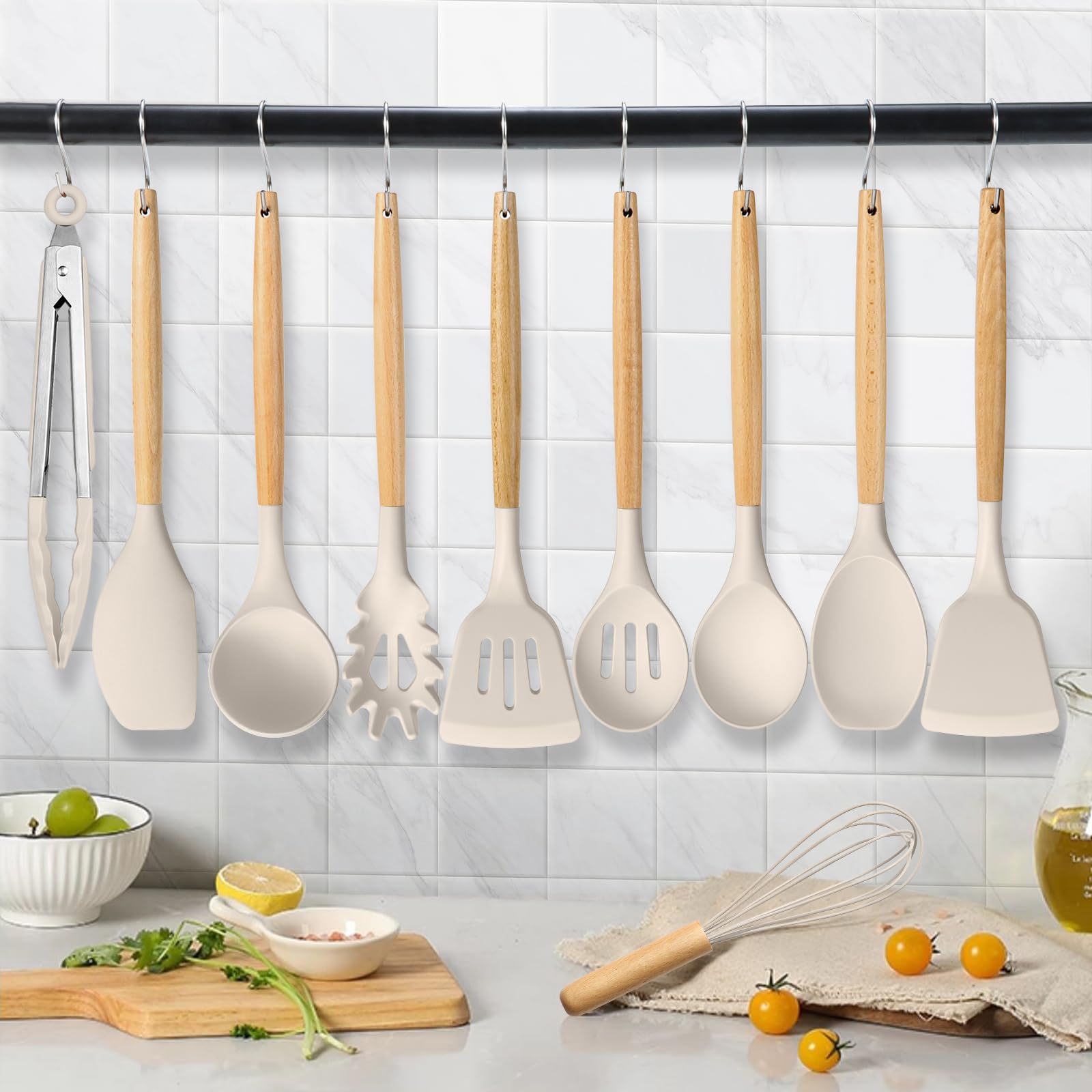 HaWare pasta server lifting noodles with control and minimal clumping