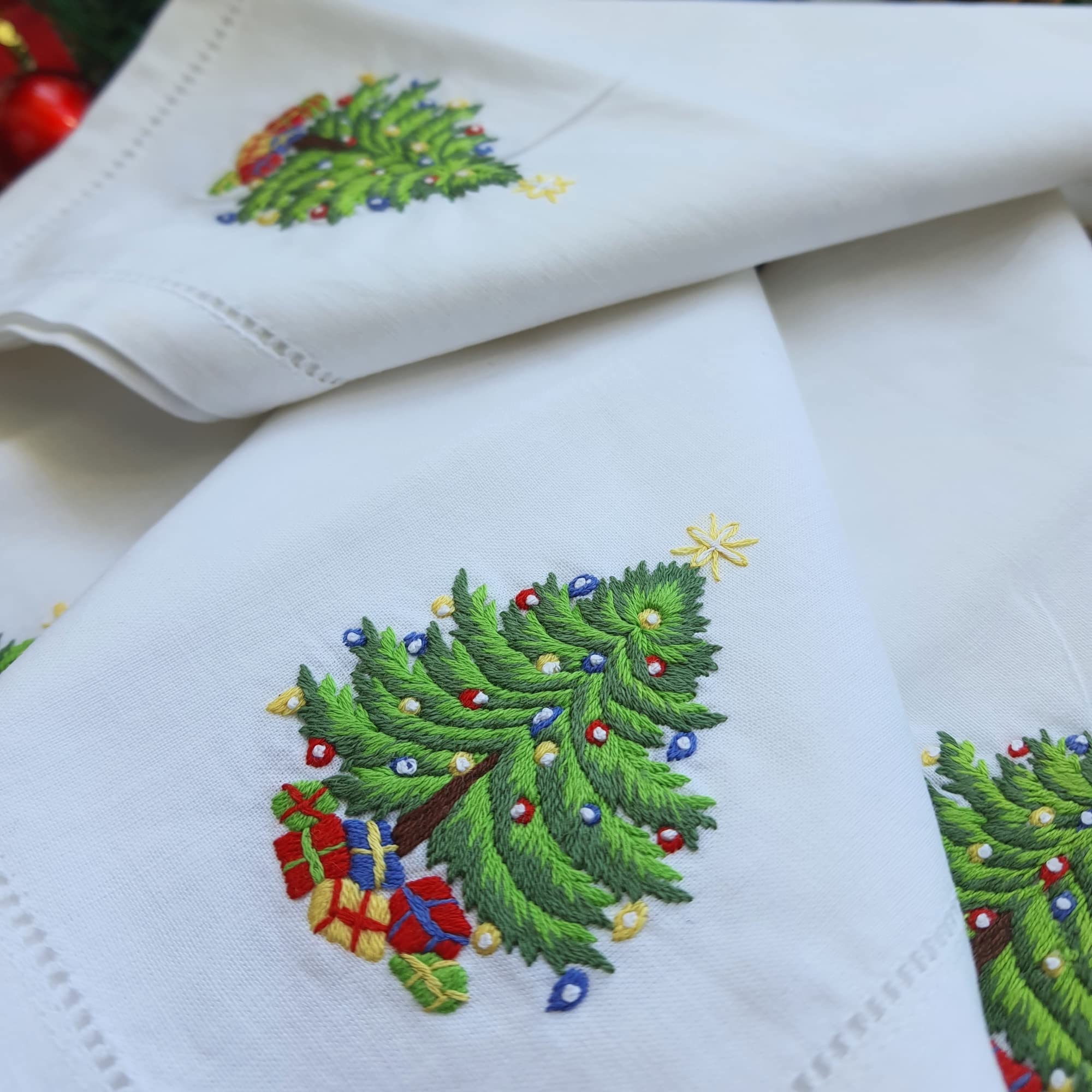 HCRAFT napkins set of four displayed on dining table for daily use.