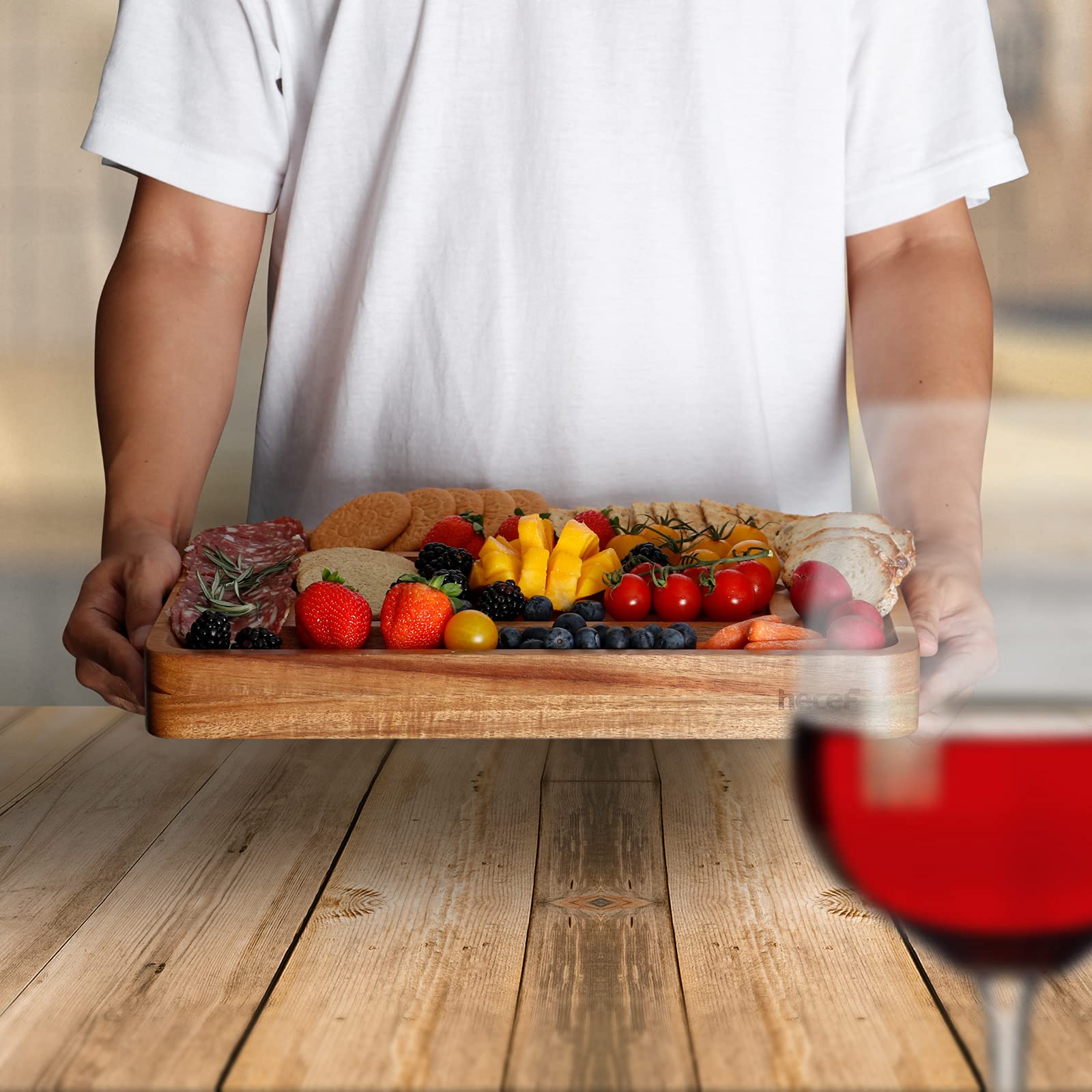 luxury packaging of hecef cheese board set, ideal gift for gourmets