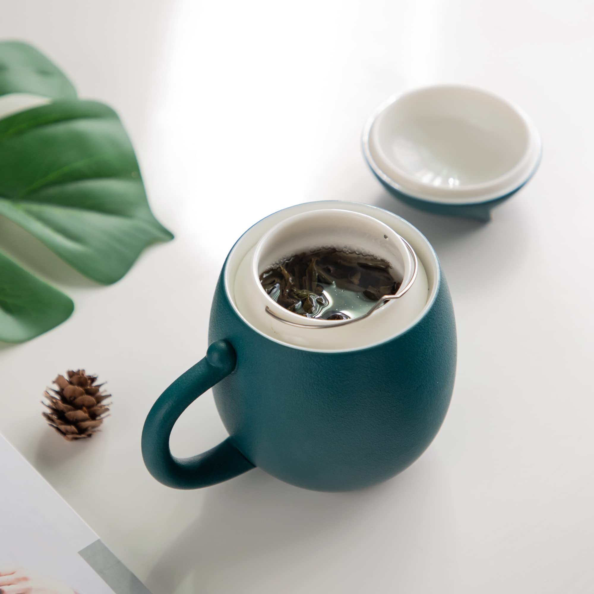 Dishwasher safe ceramic for easy cleaning and daily use