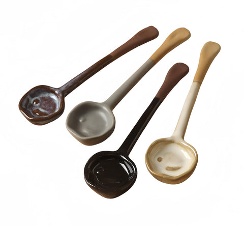 HengYuhating ceramic vintage tea scoop with long handle for precise tea measuring.