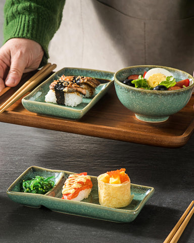 HENXFEN LEAD dipping sauce compartment for soy or wasabi.