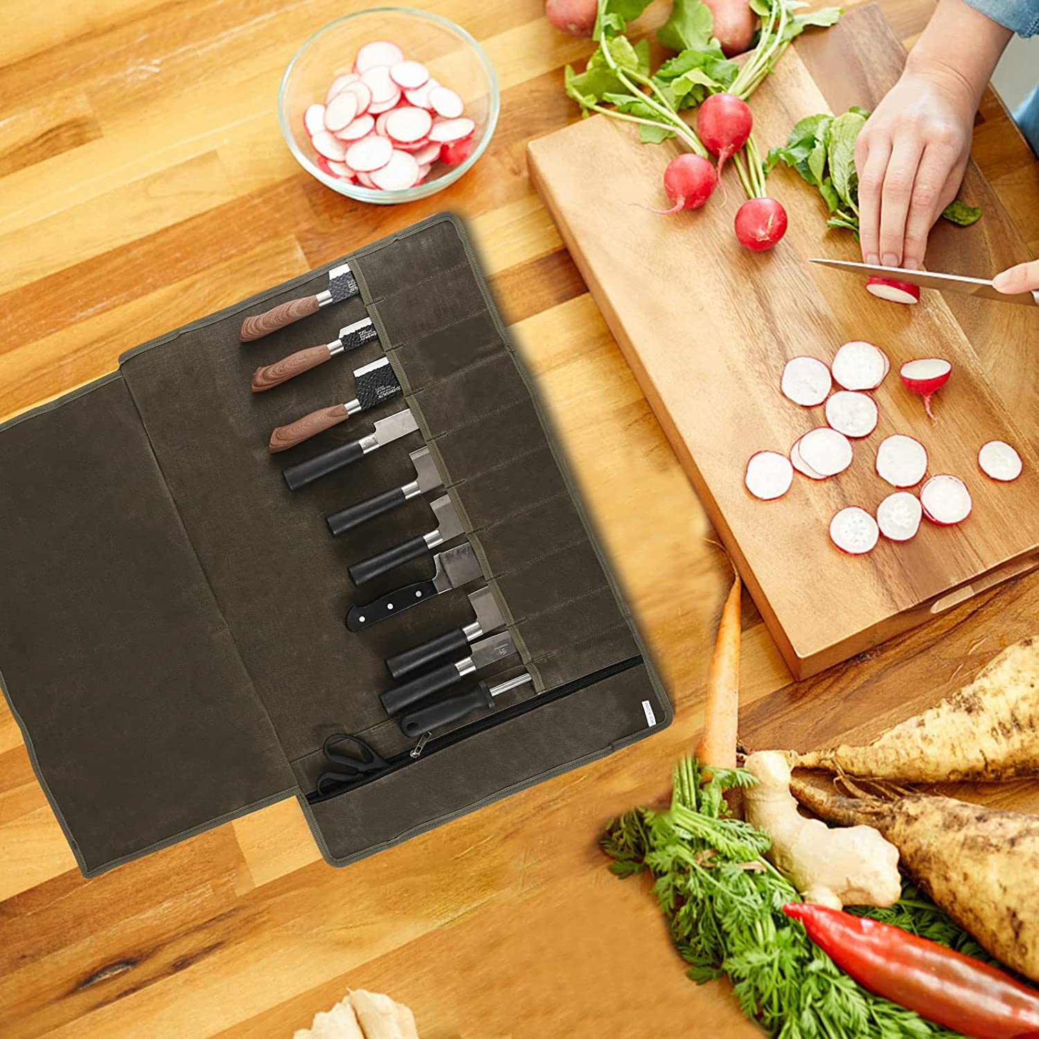 HERSENT knife roll bag with zipper pockets adds extra tool space.