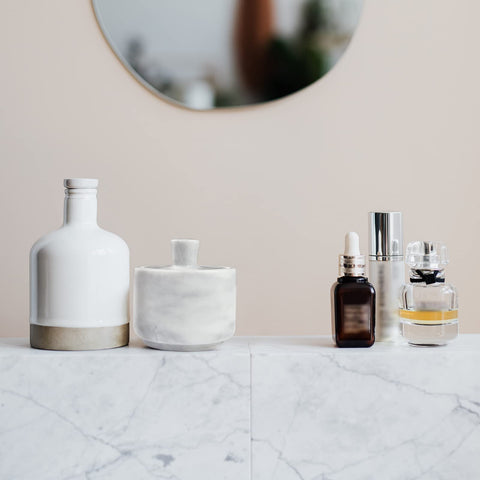 HESHIBI marble salt cellar on kitchen shelf for easy access.