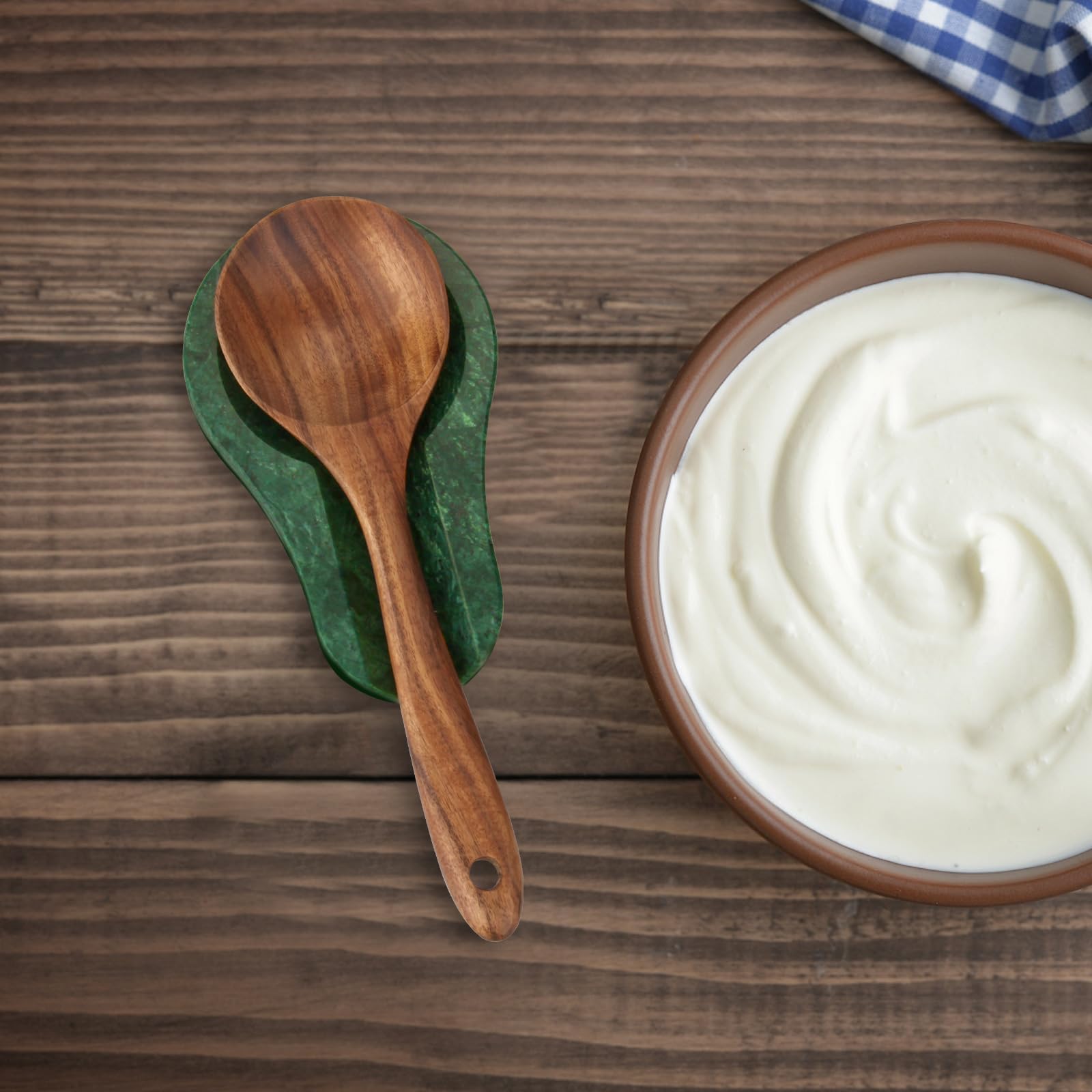 HESHIBI marble spoon rest in a busy kitchen reduces mess on the counter.