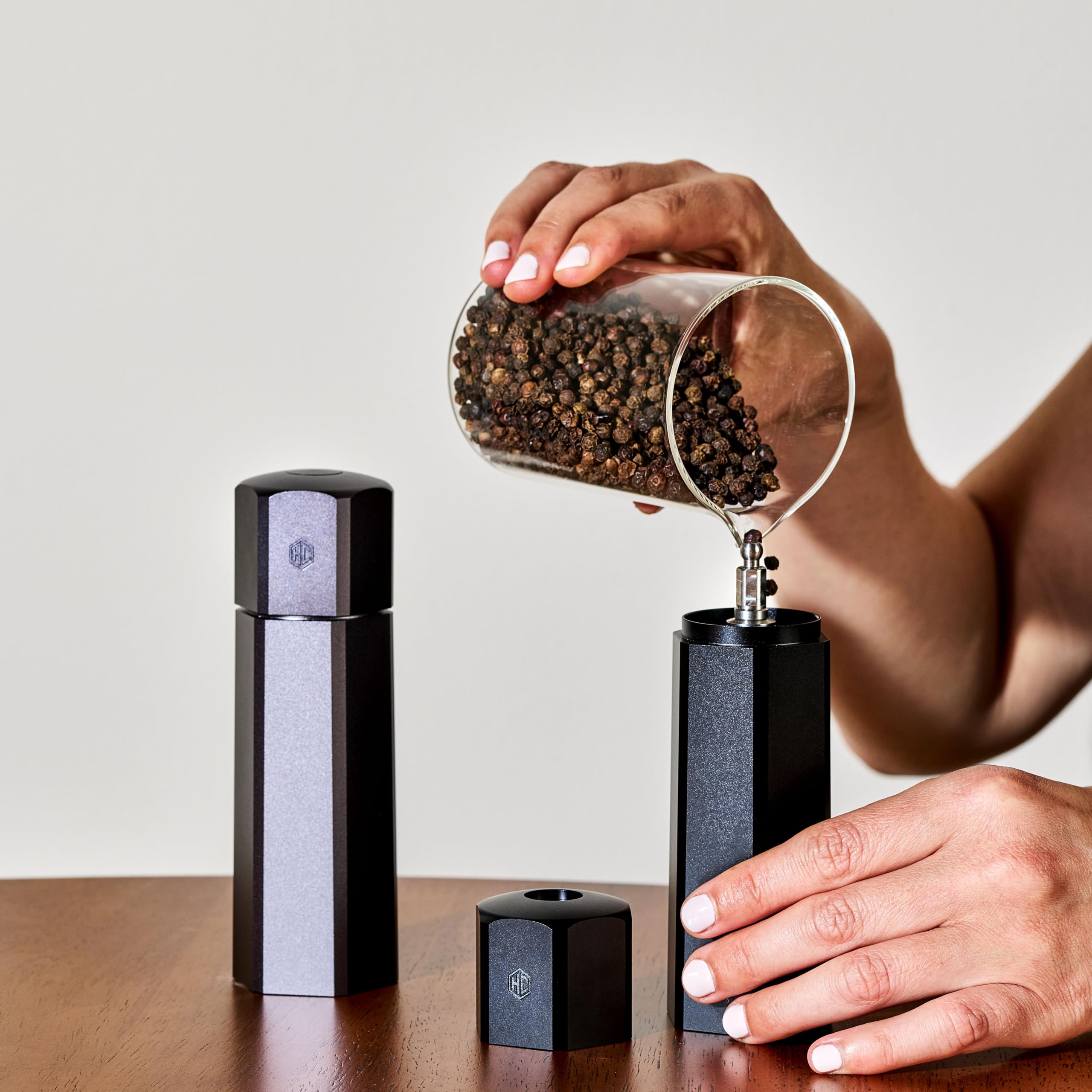 HexClad HexMill high-efficiency burr for fast, uniform grinding.