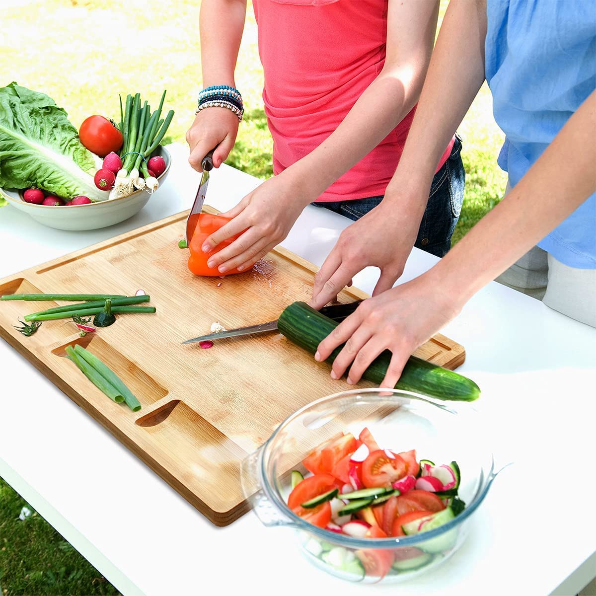 HHXRISE bamboo surface that’s knife-friendly during prep.