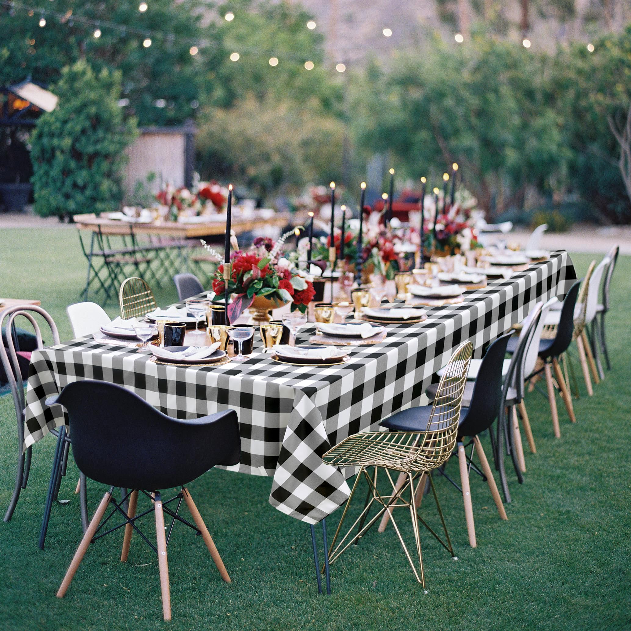 Hiasan buffalo plaid tablecloth durable polyester withstands sun and wear.