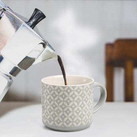 Hiceeden sturdy metal rack keeps mugs neatly organized and accessible.