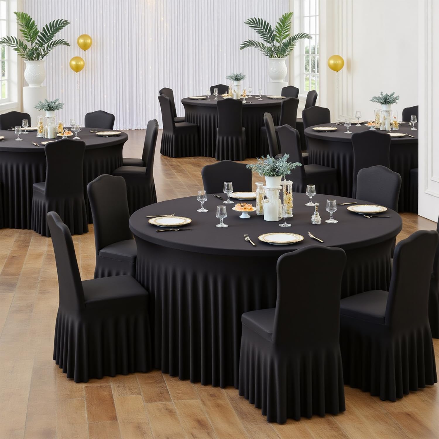 Hietaap stretch-fit round tablecloth stays securely in place during events