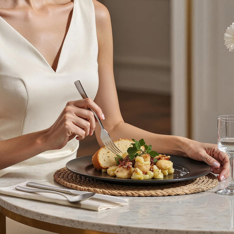 HIKAA dinner fork highlighting sturdy handling for everyday meals