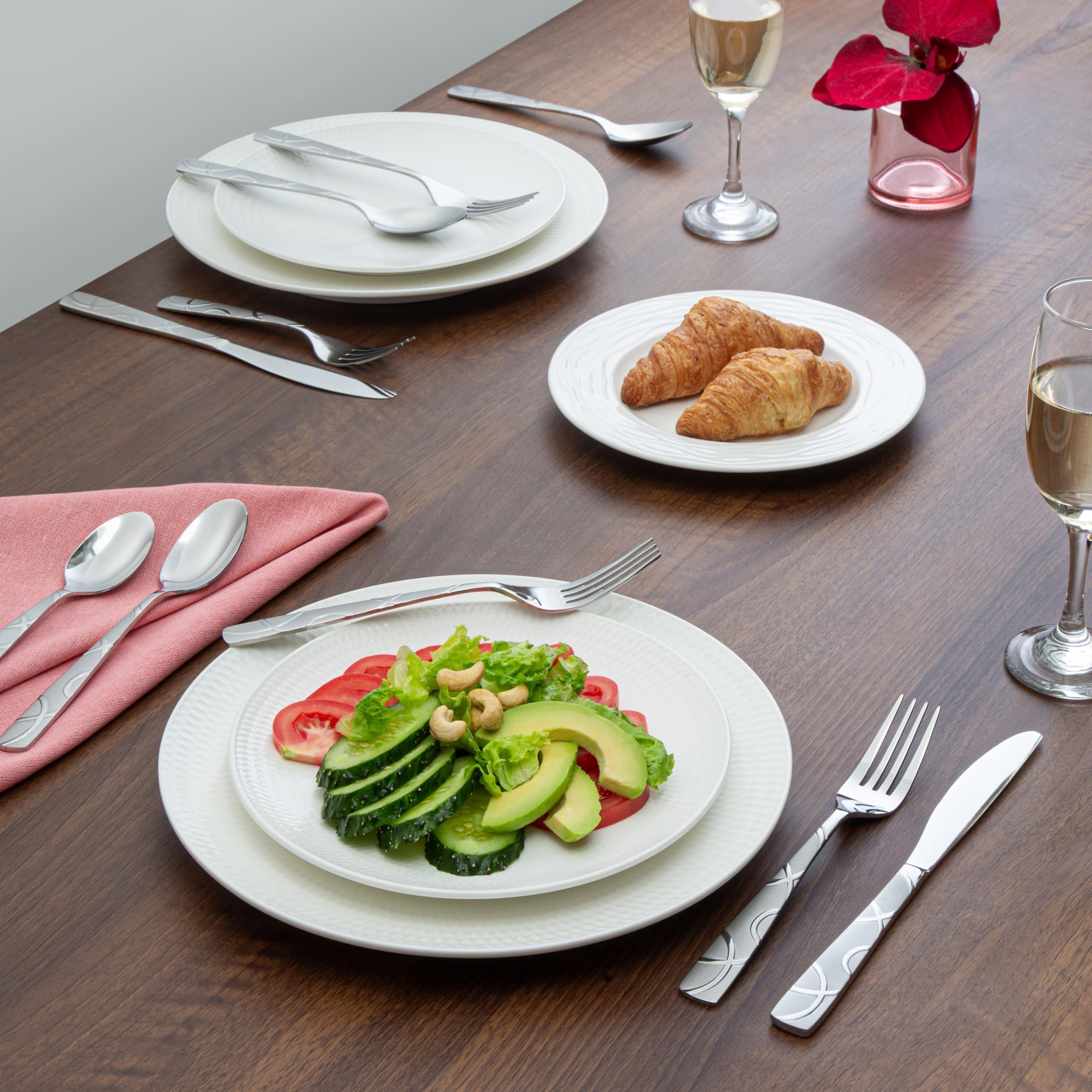 HIKAA silverware set perfect for wedding receptions and home dinners.