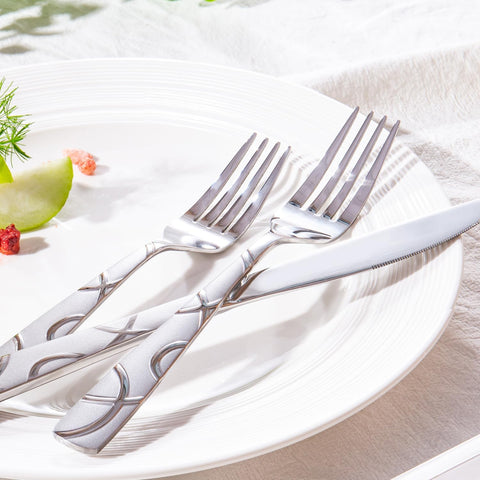 HIKAA silverware set dishwasher-safe design simplifies cleanup after meals.