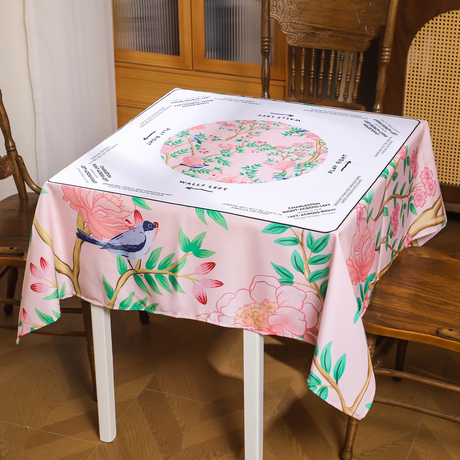 Hillsuren tablecloth is machine washable for easy cleaning.