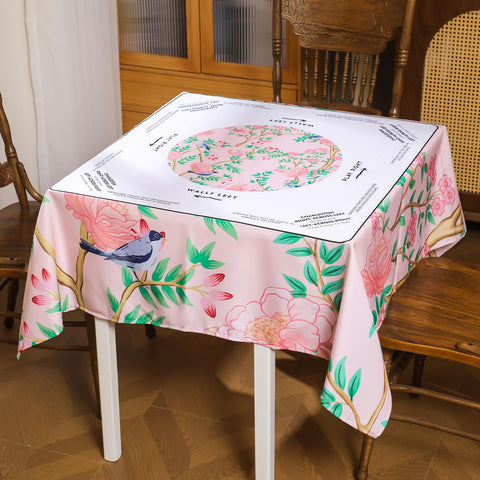 Hillsuren tablecloth is machine washable for easy cleaning.