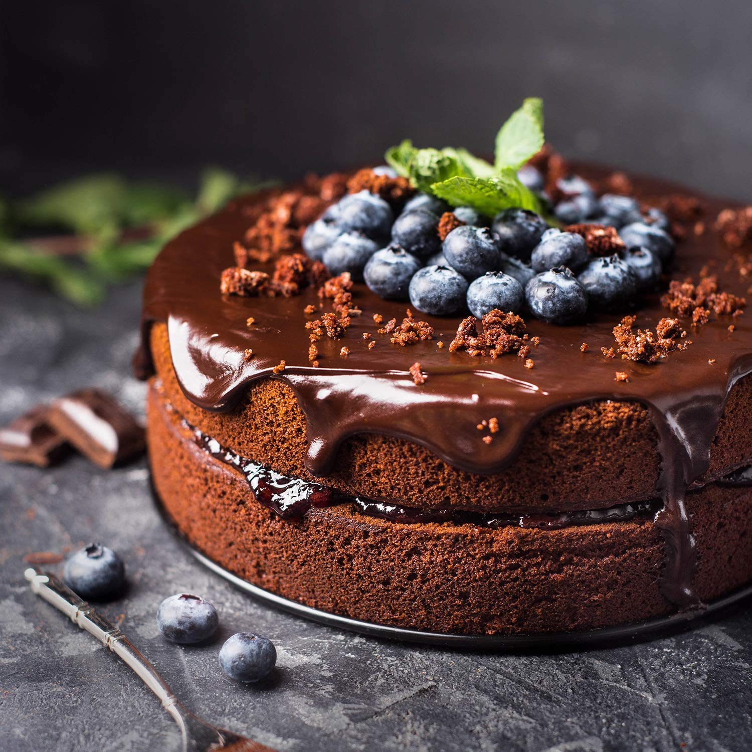 HIWARE 3-piece cake pan set for versatile baking of layered cakes and desserts