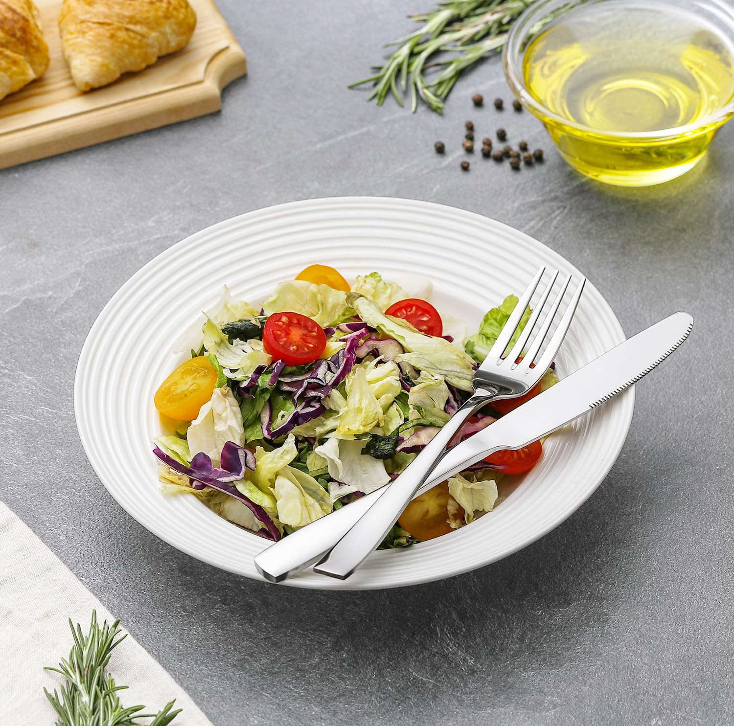 Hiware ergonomic balanced-grip cutlery enhances comfortable dining for all ages.