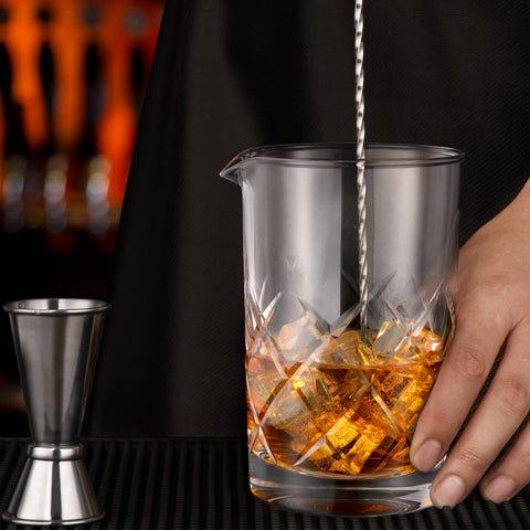 HIWARE seamless crystal mixing glass clear body for precise pours.
