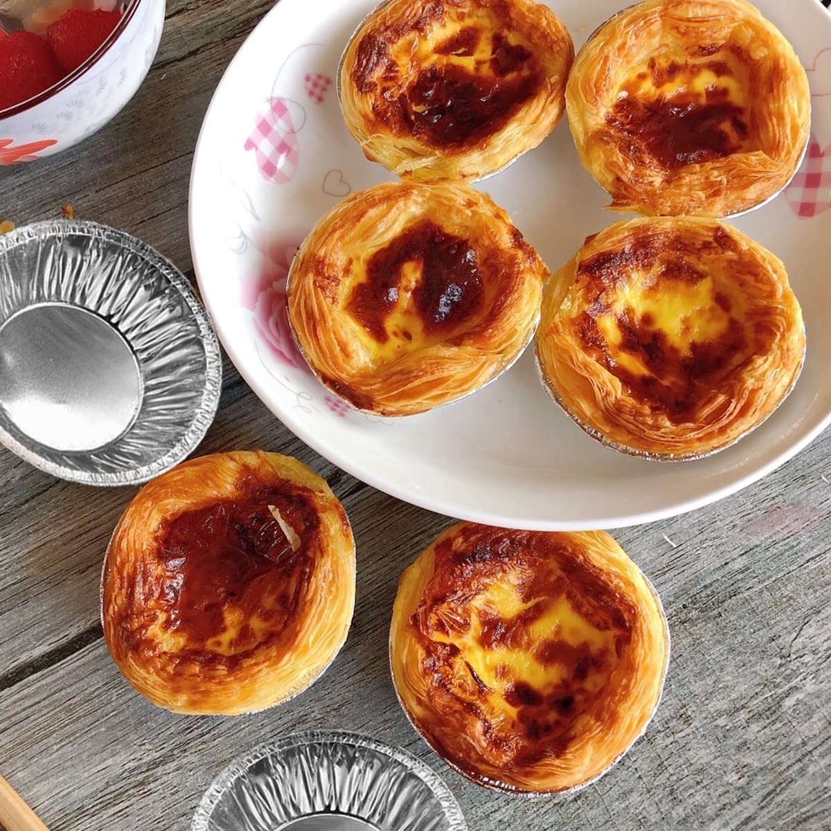 HLCM oven-safe aluminum foil mini pan withstands high heat.