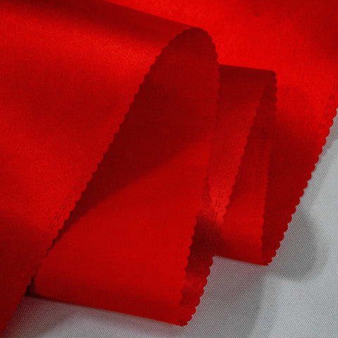 HMQIANG satin runner enhances Christmas dinners with rich color and shine.