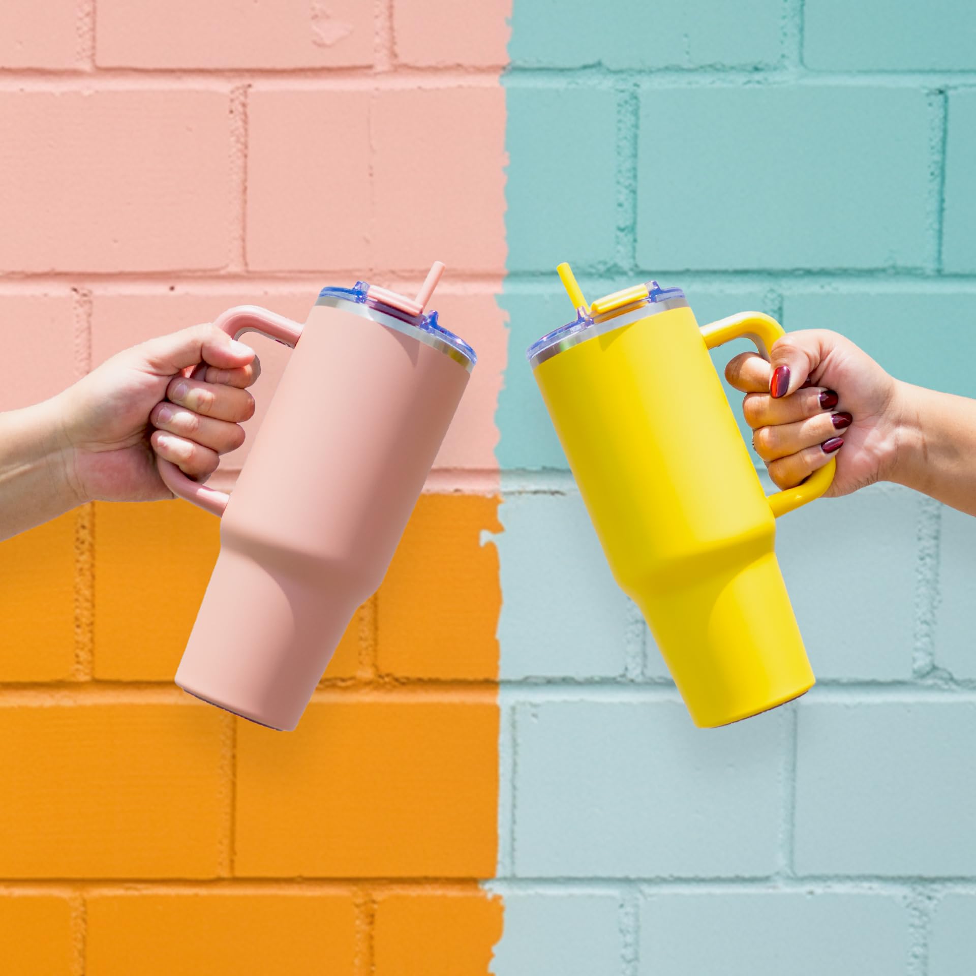 HOGG leak-proof lid prevents spills during commutes and travel.