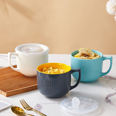 Hoilse microwave-safe blue bowl ready for fast reheating.
