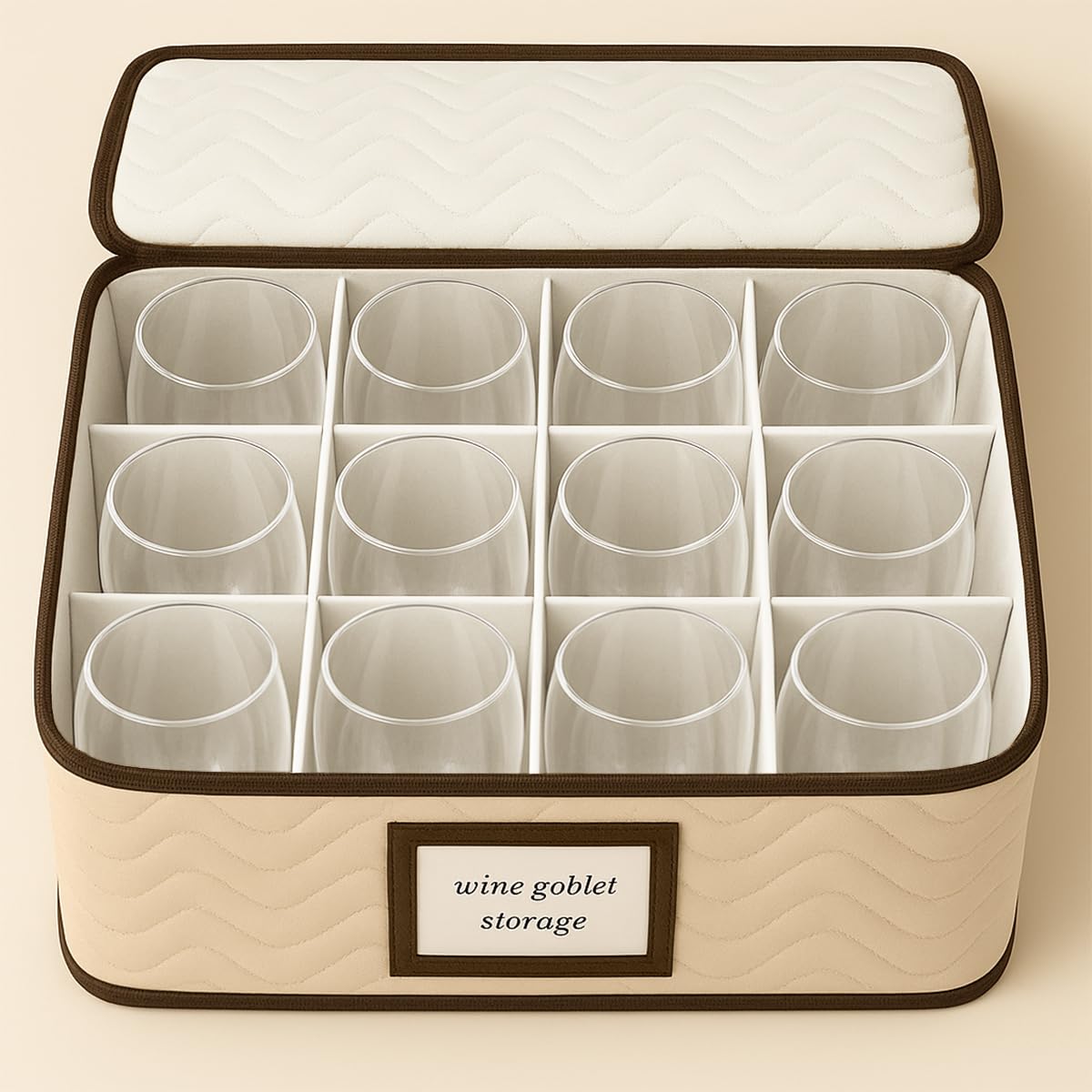HOLDN’ STORAGE protects fine china from scratches and impacts.